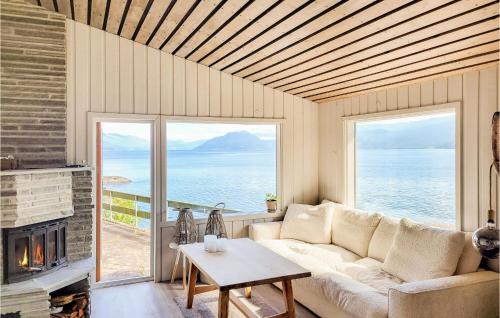 Kvam House | Amazing Home In Tørvikbygd With Wifi