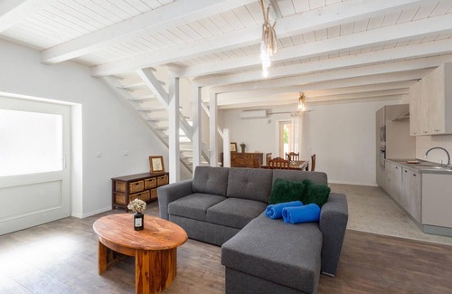 Kringa House | Amazing home in Tinjan