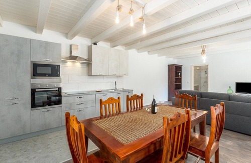 Kringa House | Amazing home in Tinjan