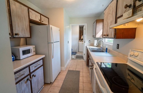 Palm Valley House | Amazing Home*Hot Tub*Beaches* Mins to Mayo Clinic