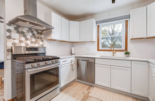 Sheboygan House | Amazing interior remodel for 7 in quiet safe walkable central neighborhood