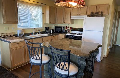 Julian House | Amazing lake and sky views from this private 3 bed, 2 bathroom, fireplace home.