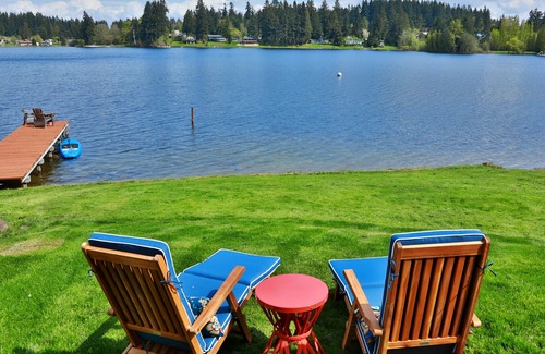 Clinton Apartment | Amazing Lake-Level Ground Floor Apartment Sleeps 6