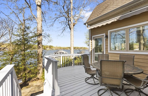 Terrell House | Amazing Lake Norman Views - Firepit, Kayaks and much more