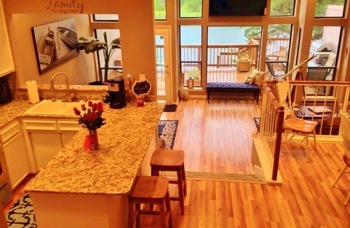Pottsboro House | AMAZING LAKE VIEW - WATER POND FRONT - GOLF - SWIMMING - SPACIOUS LAKE HOUSE 1
