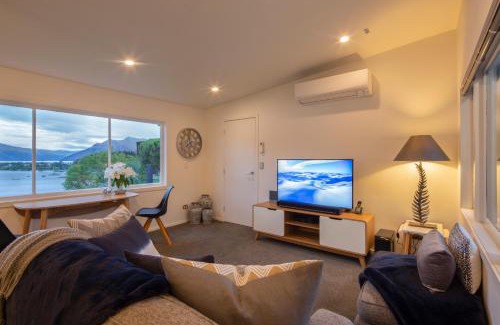 Queenstown House | Amazing Lake Views
