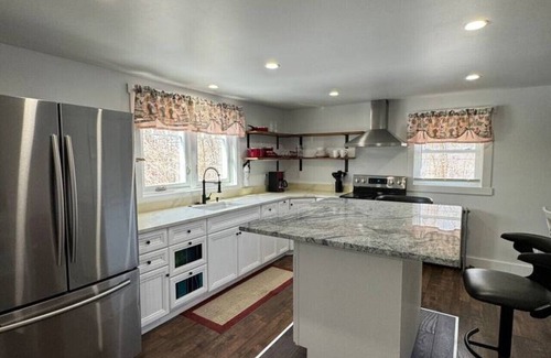 Northwood Apartment | Amazing Lakefront Apartment