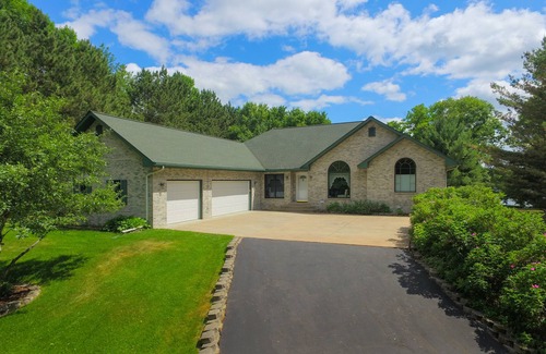 Deerwood House | Amazing Lakefront Property - Sleeps 13!