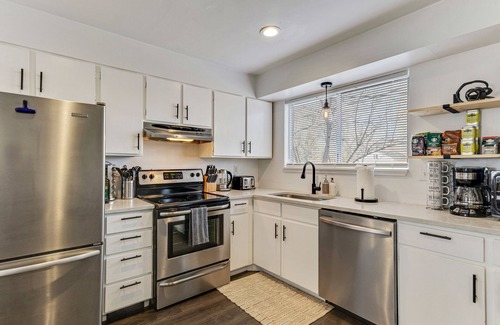 South Salt Lake House | Amazing Location! Cozy, charming, 4 Bedroom home in SLC, Near Major Ski Resorts