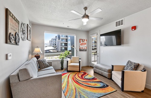 Herriman Apartment | Amazing Location! California King Bed, Queen Sofa Sleeper & 2 Twin Beds!