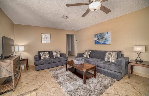 Rancho Oakey House | AMAZING location! clean, comfortable 4 BR 2 BA home. SLEEPS 10