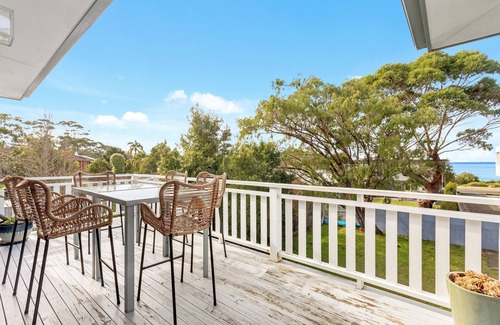 Vincentia House | Amazing location, close to Moona Moona Creek, beach, restaurants, cafes
