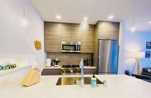 West Woodland House | Amazing location in Ballard near all attractions
