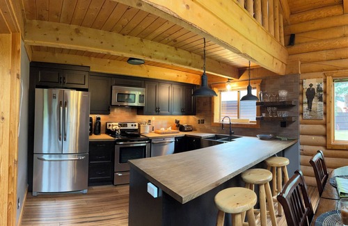 Hailey House | Amazing Log Home Retreat Hailey-Sun Valley close