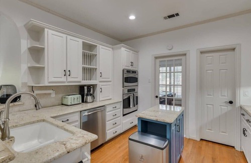 Richardson House | Amazing Luxury 5 Bedrooms Home with Private Pool