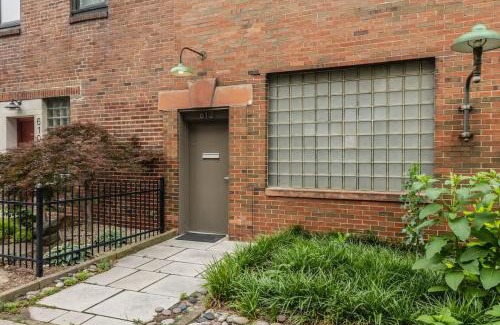 Chatham-Arch House | Amazing Modern Chic Mass Ave Townhome with Amenities