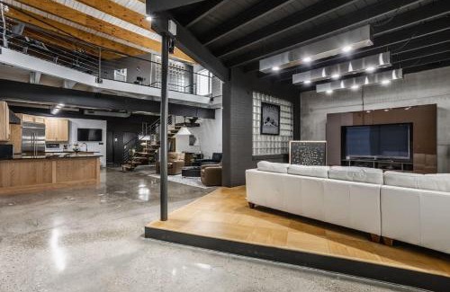 Chatham-Arch House | Amazing Modern Chic Mass Ave Townhome with Amenities