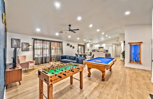Enterprise House | Amazing Modern House! Big Backyard Big pool 5 Bedrooms 2 Masters 3 Bathrooms