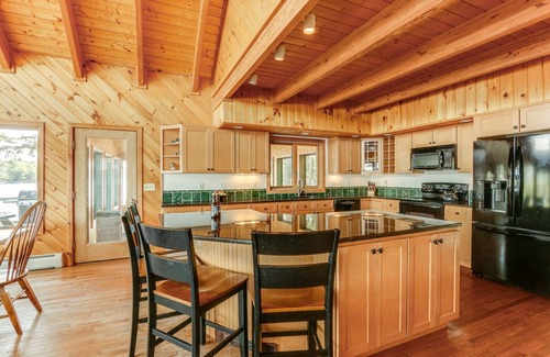 Moultonborough House | Amazing Moultonborough retreat sleeps 14 and accommodates a 24 foot boat