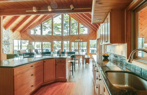 Moultonborough House | Amazing Moultonborough retreat sleeps 14 and accommodates a 24 foot boat