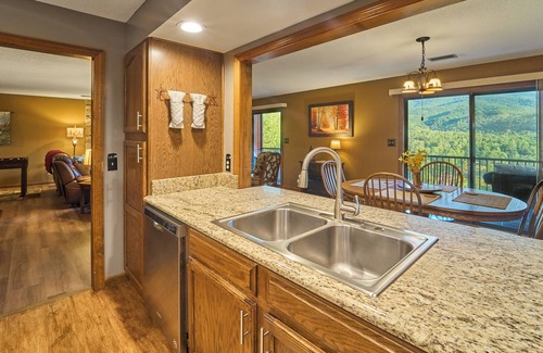 Pittman Center Condo | Amazing Mountain and Golf Course Views