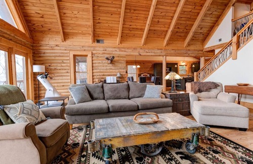 Laurel Ridge Cabin | Amazing Mountain Views ~ Black Mnt~ Asheville Cabin Hot Tub