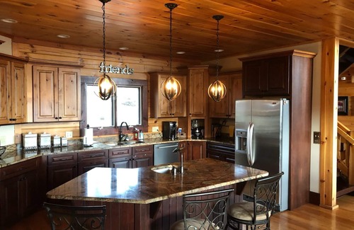 Pisgah Forest House | Amazing Mountain Views - 5 Bedrooms. 4.5 bathrooms