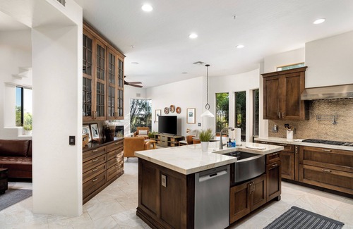 Mirabel Village House | Amazing Oasis w/Stunning Views & Private Hot Tub in Scottsdale, AZ!