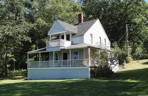 Portland House | Amazing Ocean View Summer Cottage Rental w/Boat Mooring on Great Diamond Island