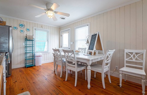 Emerald Isle Cottage | Amazing Ocean Front Cottage on the Crystal Coast
