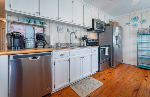 Emerald Isle Cottage | Amazing Ocean Front Cottage on the Crystal Coast