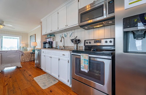 Emerald Isle Cottage | Amazing Ocean Front Cottage on the Crystal Coast