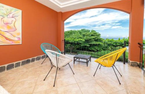 Playa Langosta Apartment | Amazing Ocean Front Condo In Langosta