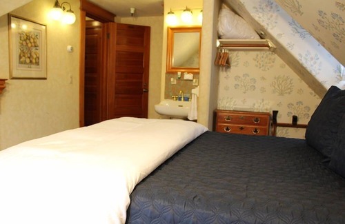 Pacific Grove Hotel | AMAZING OCEAN VIEWS - QUEEN, TWIN and LIVING ROOM