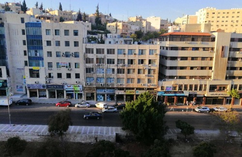 Jabal Al-Hussein Apartment | Amazing one Bedroom Apartment in Amman,elwebdah 1