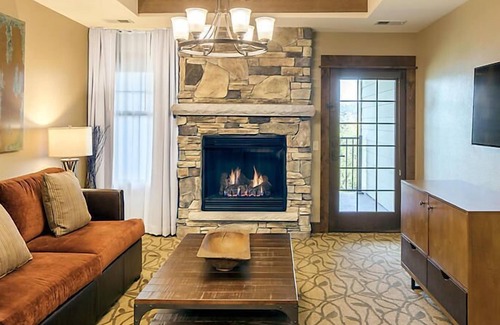 Big Cedars Resort | Amazing Paradise Point Resort in Hollister!