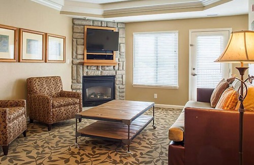 Big Cedars Resort | Amazing Paradise Point Resort in Hollister!