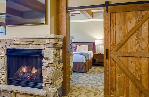 Big Cedars Resort | Amazing Paradise Point Resort in Hollister!