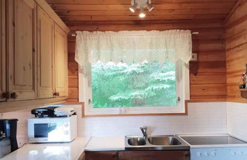 Vestvagøy Cabin | Amazing place with boat, kayak, SUP and mountain view. Wifi and free parking.