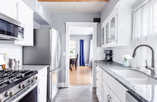Countryside House | Amazing Plaza Location - Steps from new Whole Foods!