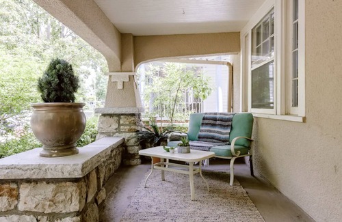 Countryside House | Amazing Plaza Location - Steps from new Whole Foods!