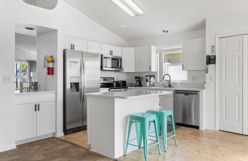 Lindfields House | Amazing Pool - Spacious 3BR House near Disney