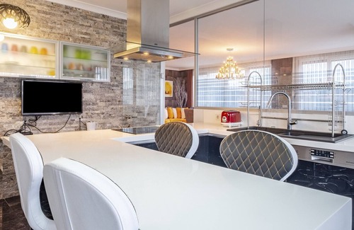 Mecidiyekoy Apartment | Amazing Residence Flat near Trump Mall