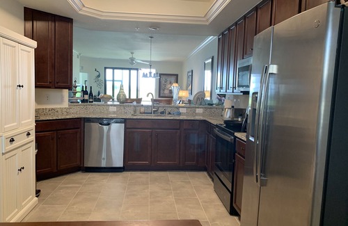 Lakewood Ranch Villa | AMAZING RESORT POOL AND HOTTUB Golf,tennis,fitness,pickleball 2 bed, 2bath +den