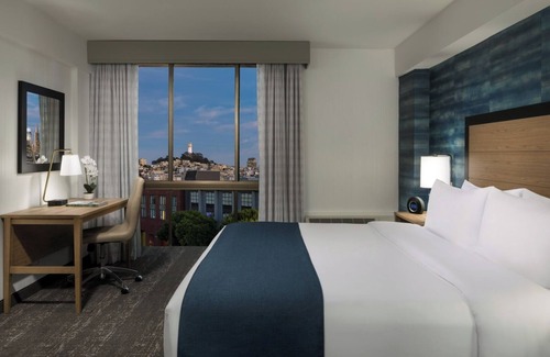Fisherman's Wharf Hotel | Amazing Retreat Close to Chinatown | Outdoor Pool Access | Pets Are Allowed