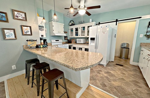 Foley House | Amazing River House! Perfect for the whole family ~ BOOK TODAY