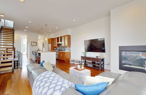 Alki House | Amazing rooftop deck views of the sound, gas grill, and W/D