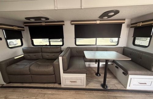 Round Top House | Amazing RV with AC in charming Round Top