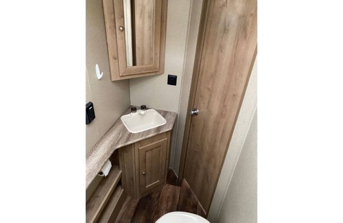 Layton House | Amazing RV with bunks and enclosed Master