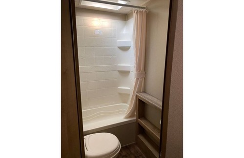 Layton House | Amazing RV with bunks and enclosed Master